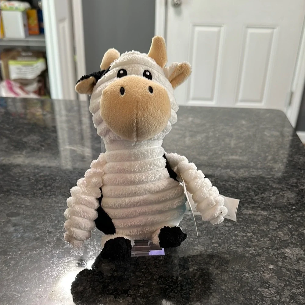 Prime Pets Dog Toy Adorable Cow Plush Squeaky Toy 8” x 6” NWT Farm Animal Friend